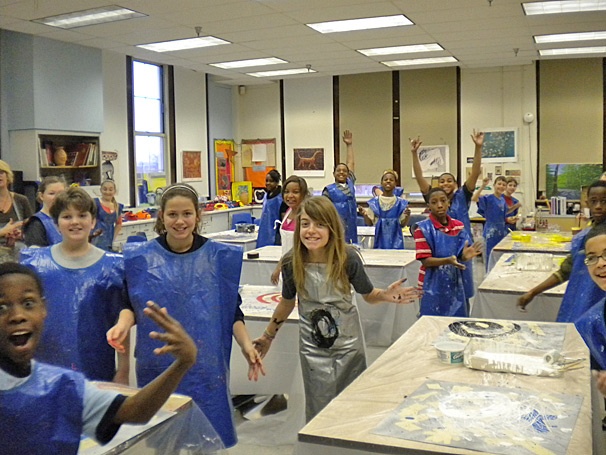 Louisville Students Will Unveil Blue Man Group-Inspired Mural at Kentucky Center