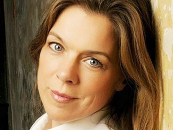 Alice Bailey Johnson and Lucy Briggs-Owen Join Janie Dee for West End’s Noises Off Transfer
