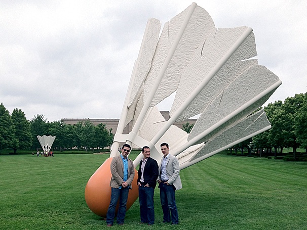Hot Shot: Jersey Boys Tour Stars Serve a Birdie in Kansas City