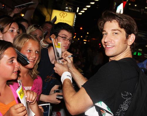 Andy Karl to Bring Fans Backstage at Wicked with Broadway.com Video Blog