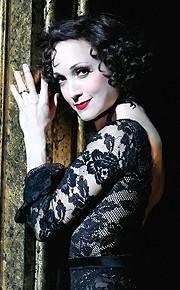 Bebe Neuwirth Extends Her Stint as Chicago's Roxie to 4/22