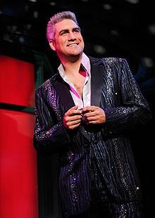 Taylor Hicks Signs On for National Tour of Grease