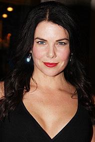 Gilmore Girls Star Lauren Graha...