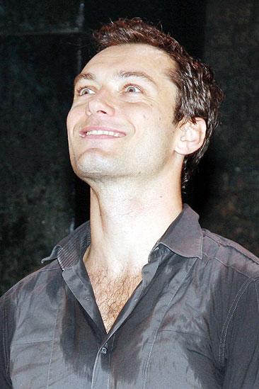 Hamlet opening – cc – Jude Law