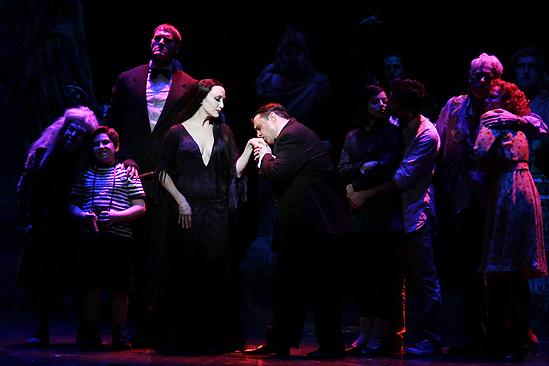 Addams Family Chicago opening – Bebe Neuwirth – Nathan Lane (stage kiss)