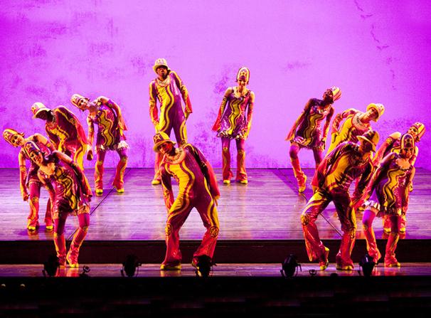 Show Photos - Cirque du Soleil's Banana Shpeel - cast 1