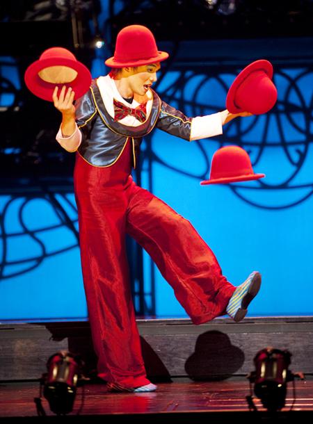 Show Photos - Cirque du Soleil's Banana Shpeel - cast 4
