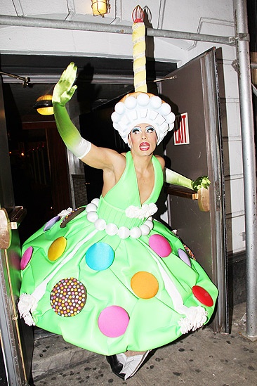 Happy Birthday, Broadwayboobs!!