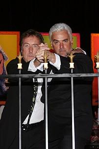 Photo Op - Spamalot opens in Las Vegas - Eric Idle - John O'Hurley (fence)
