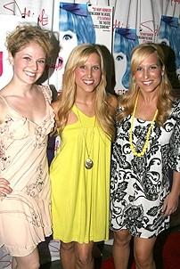 Photo Op - Lance Bass Opens in Hairspray on 5th Anniversary - Hayley Podschun - Brooke Engen - Tiffany Engen