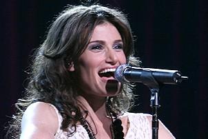 Photo Op - Idina Menzel at Madison Square Garden - Idina Menzel 5