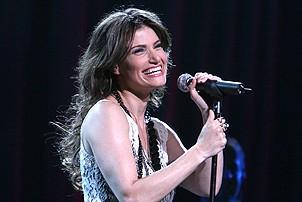 Photo Op - Idina Menzel at Madison Square Garden - Idina Menzel 8