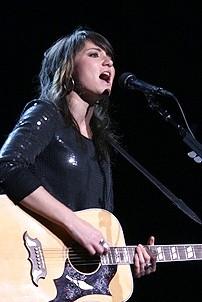 Photo Op - Idina Menzel at Madison Square Garden - KT Tunstall