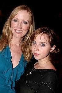 Photo Op - Mauritius opening - Janel Moloney - Zoe Kazan