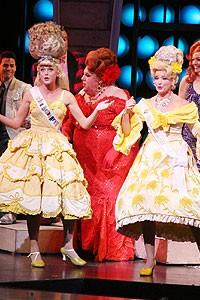 Photo Op - George Wendt in Hairspray - Ashley Spencer - George Wendt - Michele Pawk