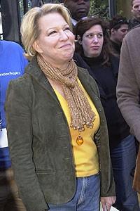 Photo Op - Wicked Day 2007 - Bette Midler (watching)