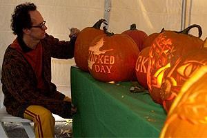 Photo Op - Wicked Day 2007 - pumpkins