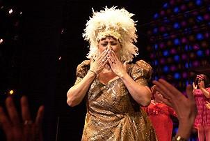 Darlene Love's Final Performance - Darlene Love (blowing a kiss)