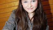 What&rsquo;s one way to get your young readers to hit the books? Get a star like Abigail Breslin to sign them first!