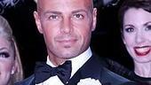Photo Op - Joey Lawrence in Chicago - Joey Lawrence (pointing)