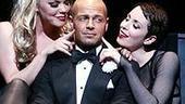 Photo Op - Joey Lawrence in Chicago - 2 girls with Joey Lawrence