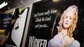 Wicked Grand Central – glinda