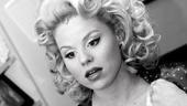 Megan Hilty backstage – powdering